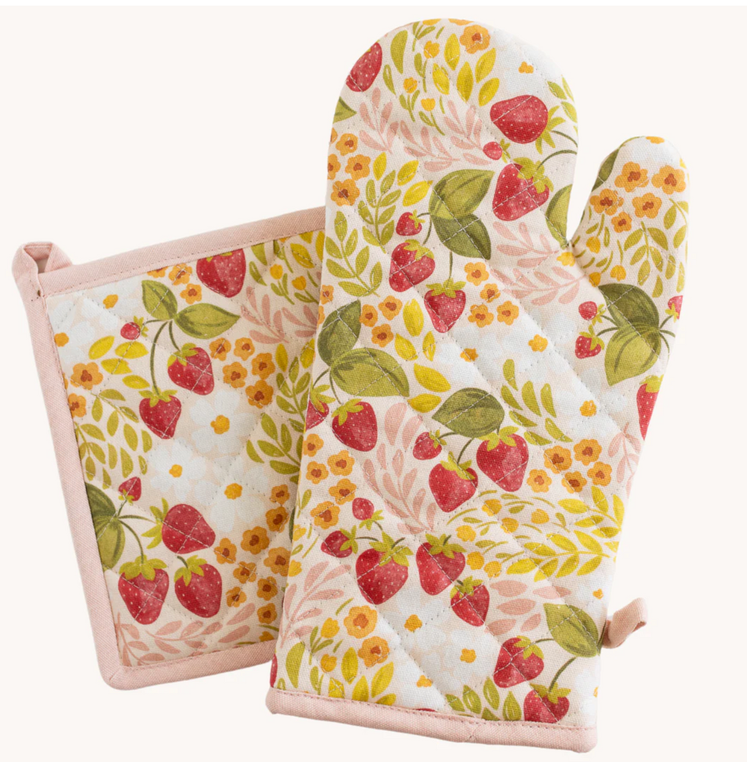 Strawberry Patch Oven Mitt + Pot Holder Set