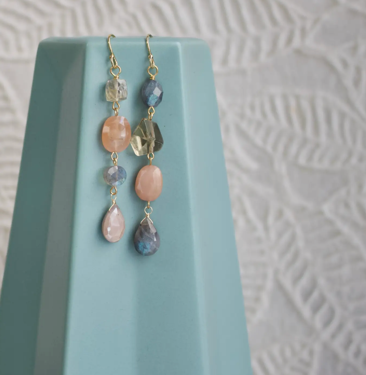Mismatched Earrings in Toast & Gold