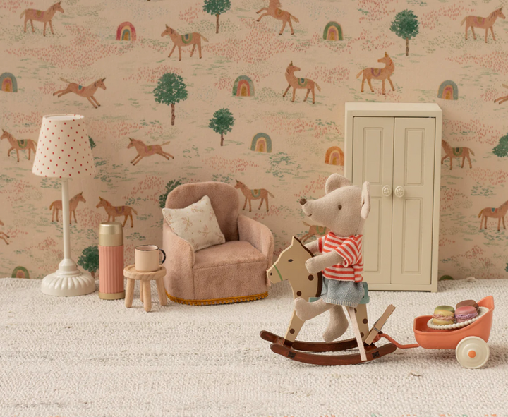 Rocking Horse, Mouse