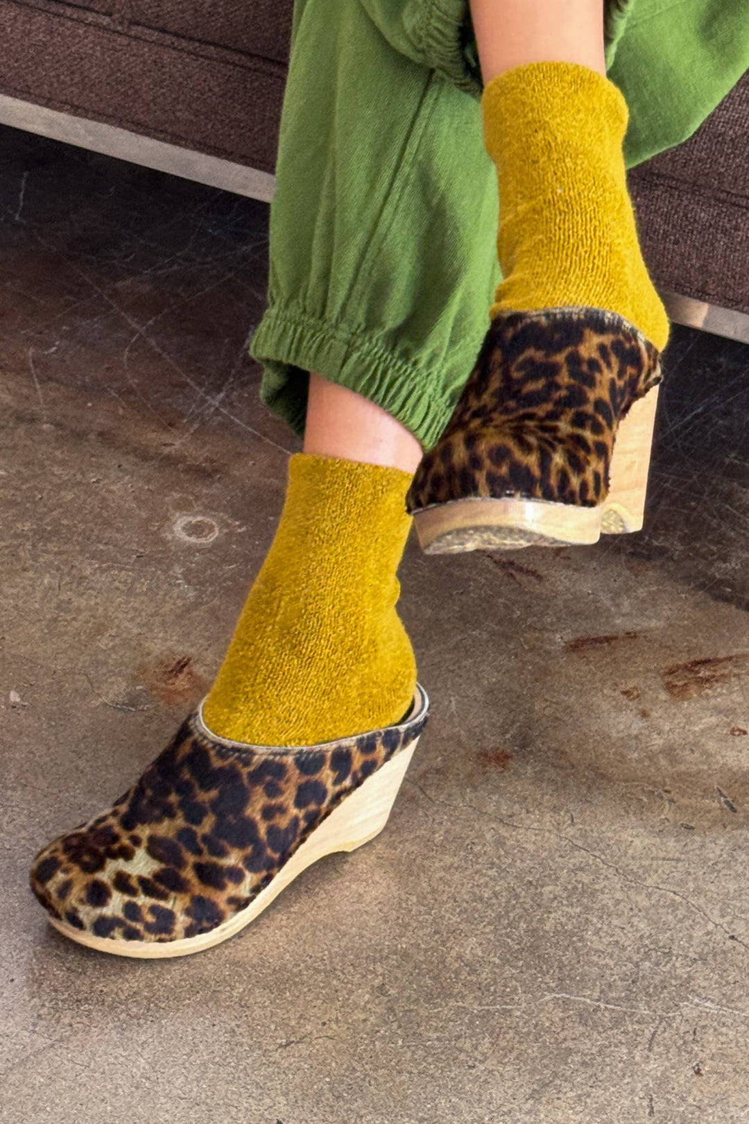 Cloud Socks in Green Olive