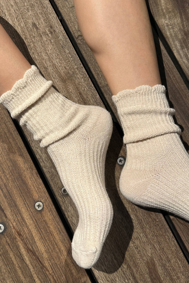 Linen Scallop Socks in Narturel