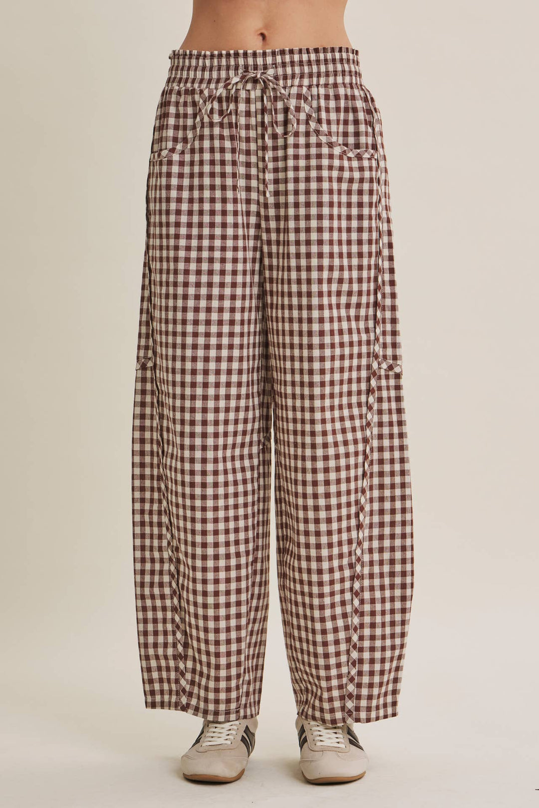 Relaxed Gingham Cotton Barrel Pants in Chocolate
