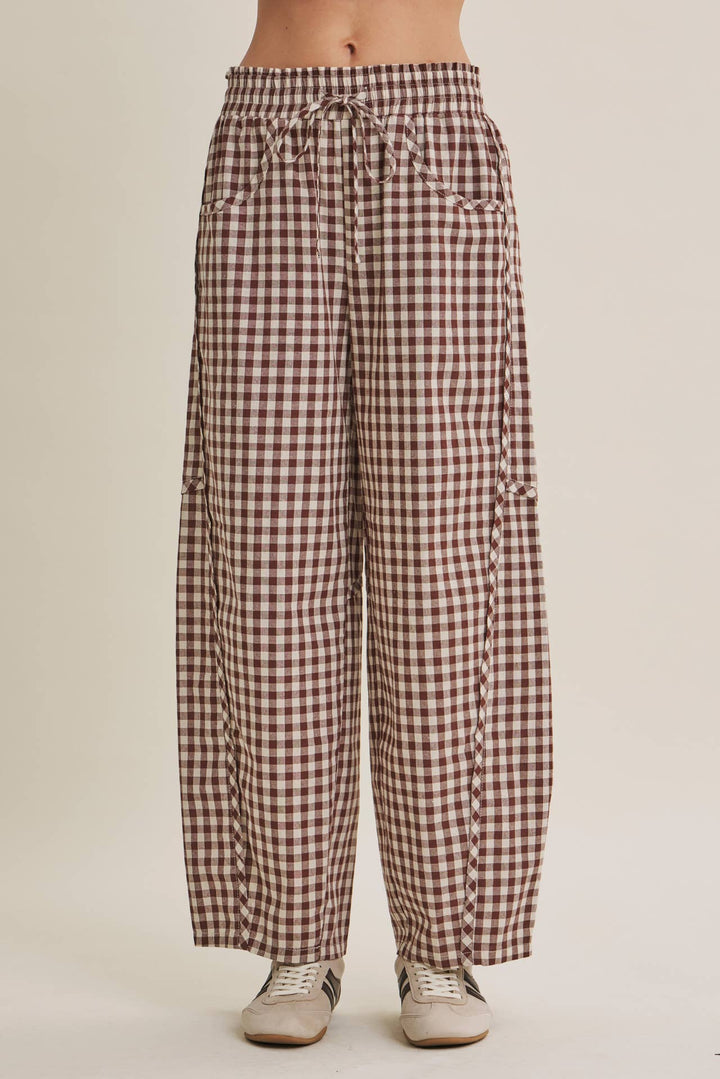Relaxed Gingham Cotton Barrel Pants in Chocolate