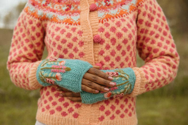 Meadow Handwarmer in Turquoise