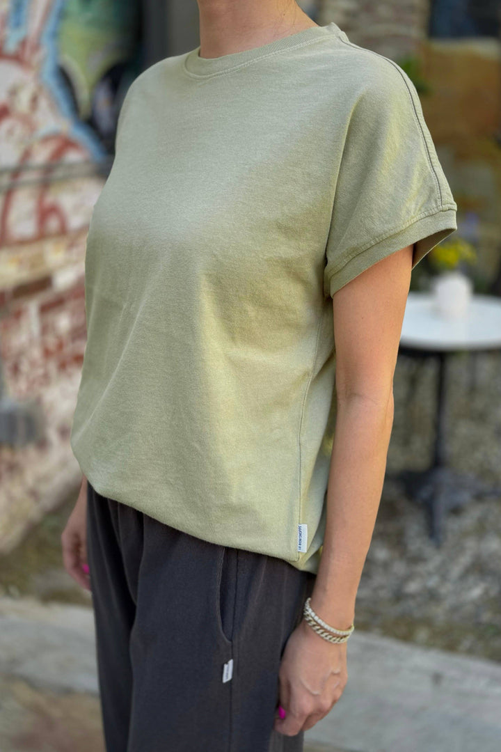 Ease Tee in Mint Dust