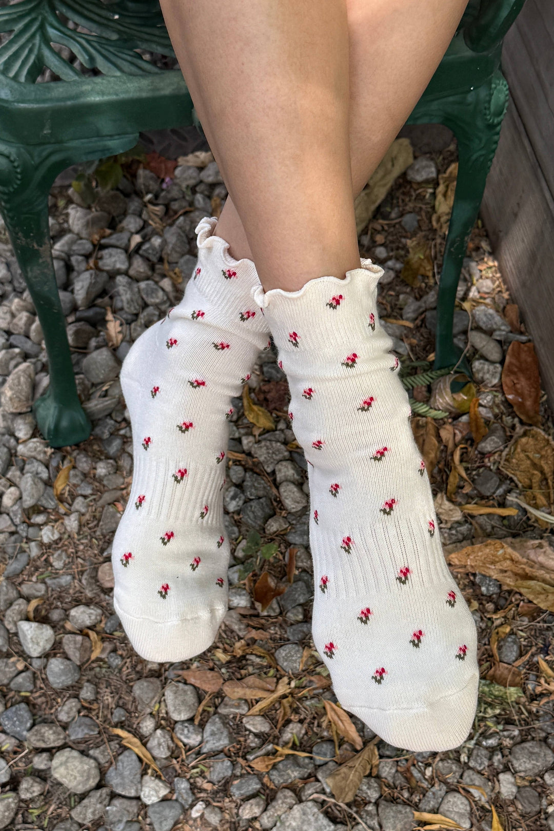Petal Ruffled Hugger Crew Socks in Cream