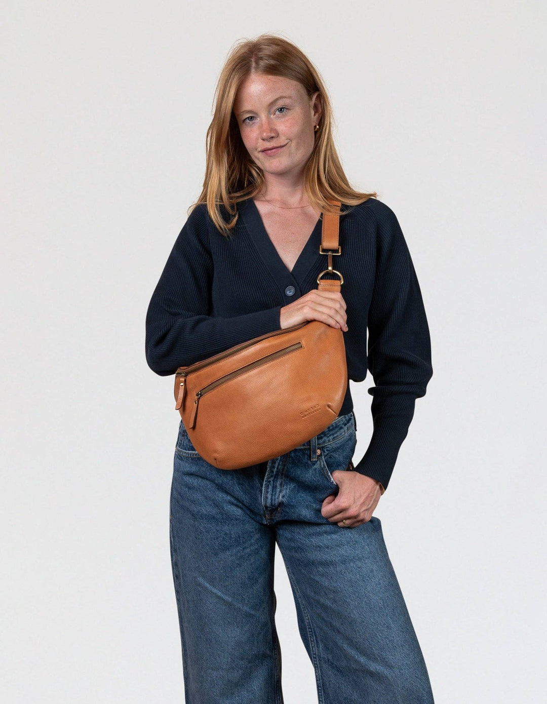 Drew Bum Bag Maxi, Wild Oak Soft Grain Leather