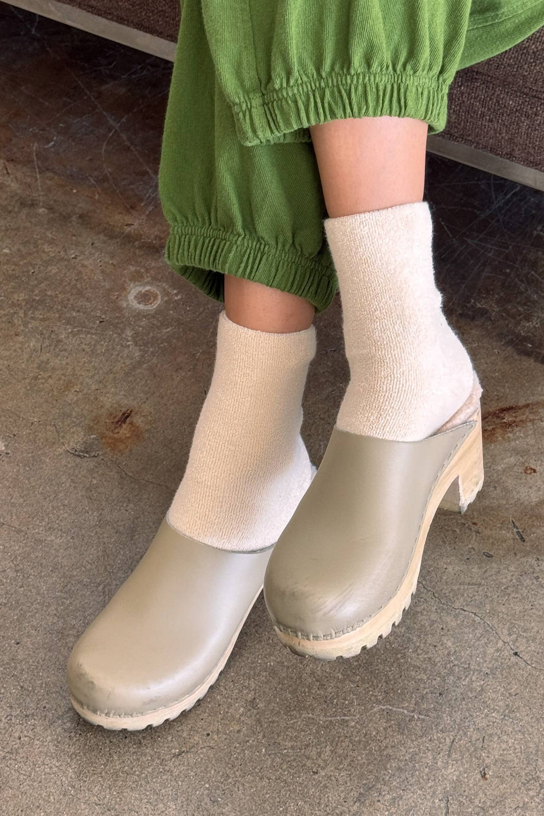 Cloud Socks in Ecru