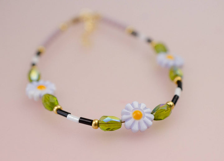 Lavender Daisy Beaded Bracelet
