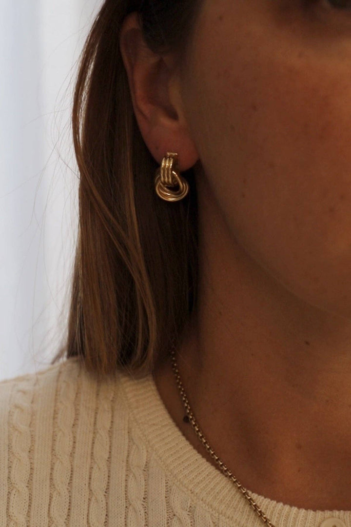 Trinity Knot Studs in Gold