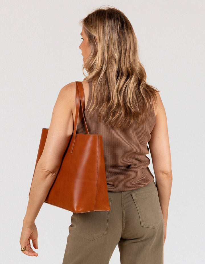 Sam Shopper, Cognac Classic Leather