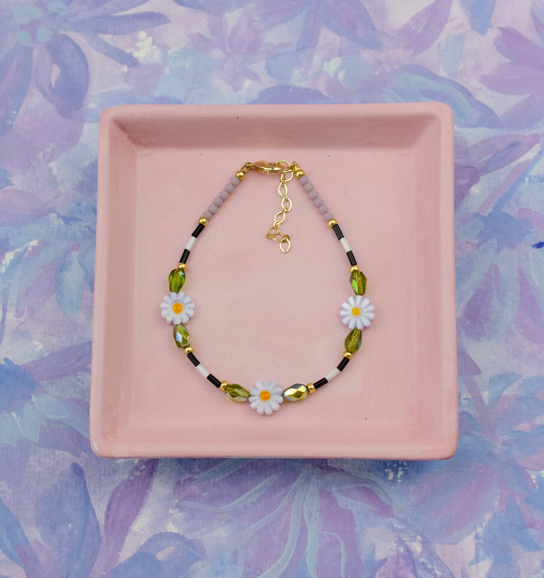 Lavender Daisy Beaded Bracelet