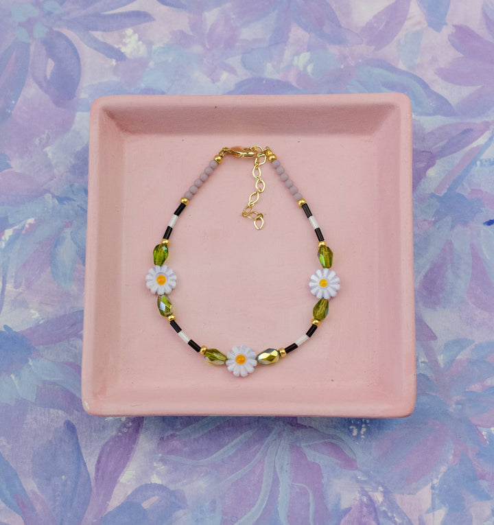 Lavender Daisy Beaded Bracelet