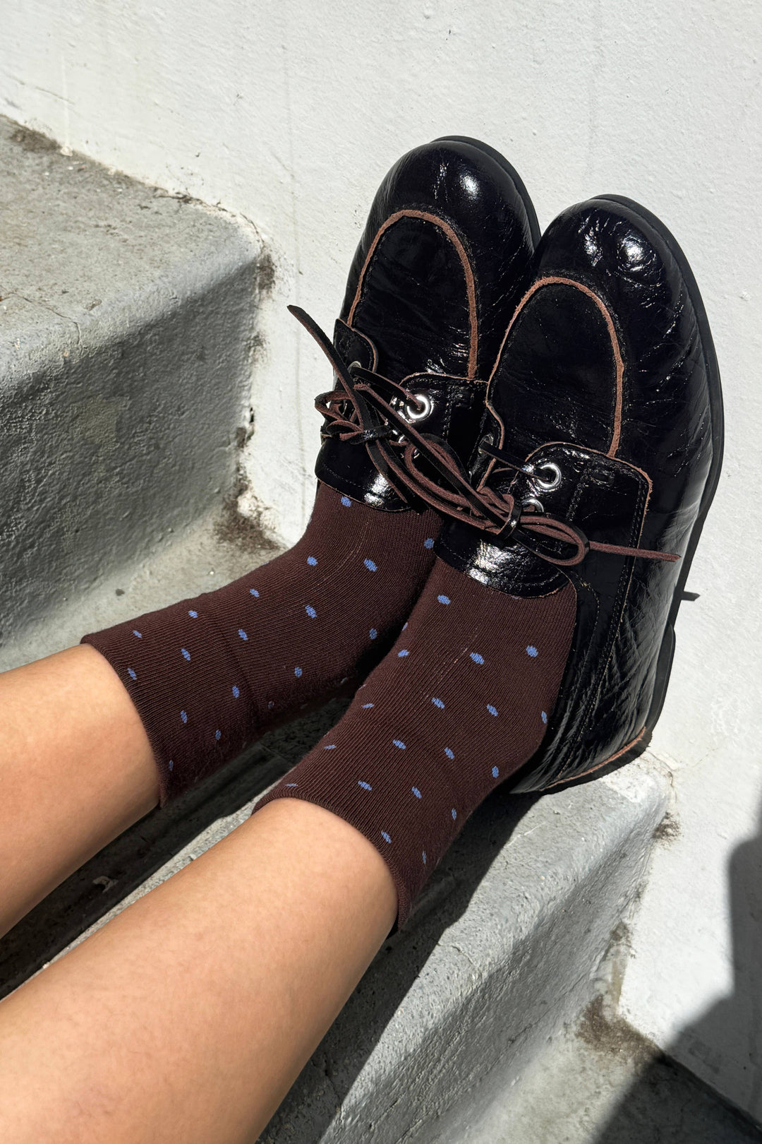 Polka Dot Sneaker Socks in Cacao/Blue