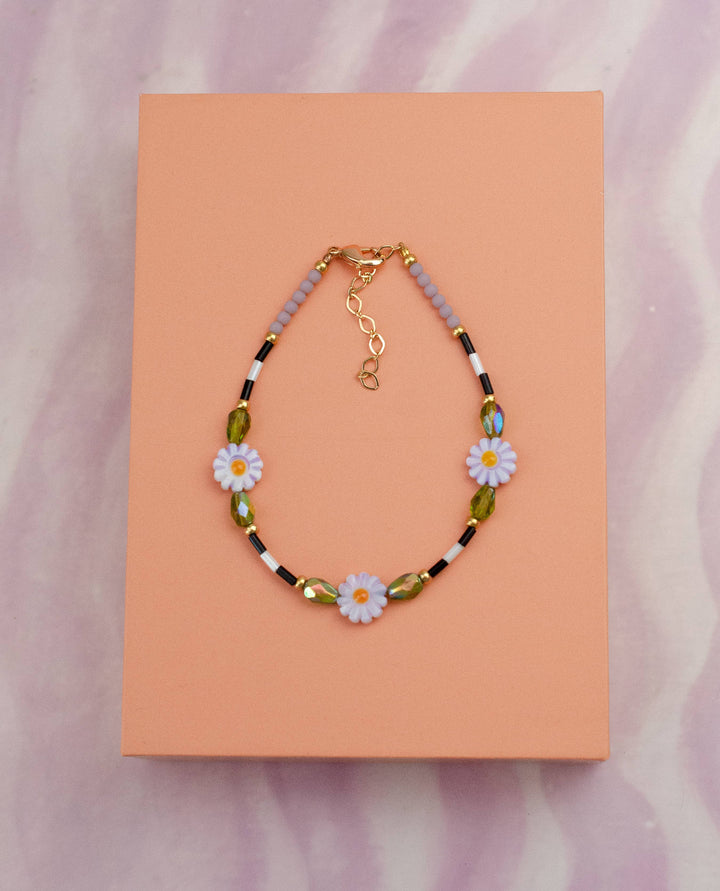 Lavender Daisy Beaded Bracelet