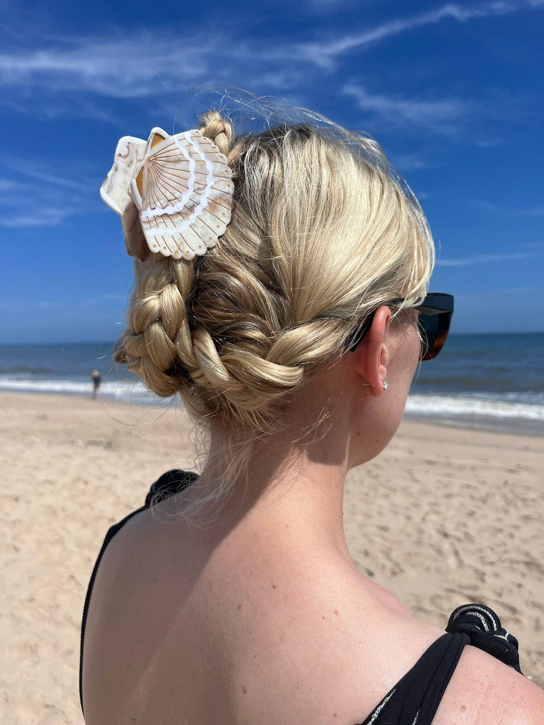 Seashell Claw Clip in Golden Sand