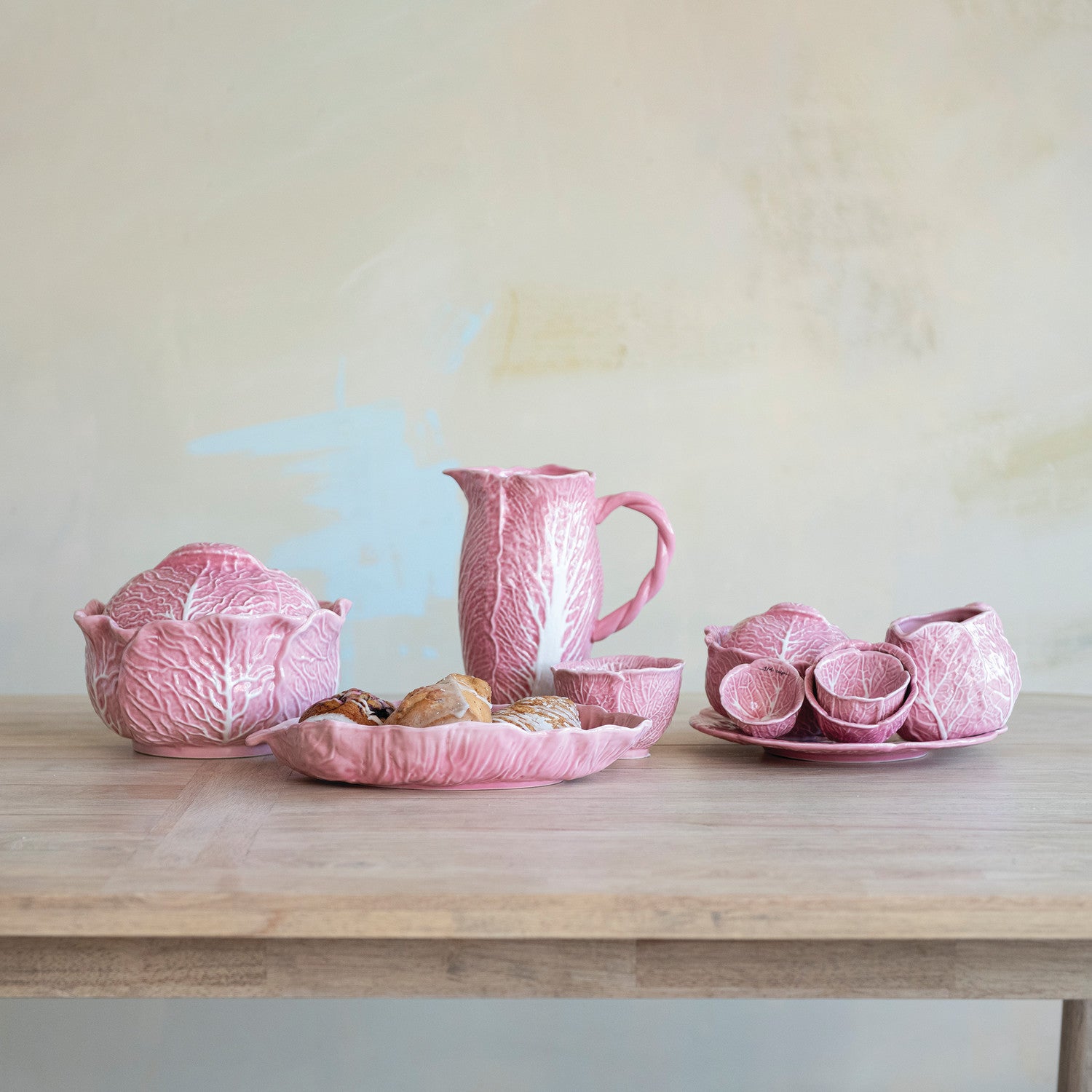  PINK ROTUS、WATERLIRY ２種のカップ&皿 2 Quart Stoneware Cabbage Shaped Pitcher with Twisted Handle, Pink