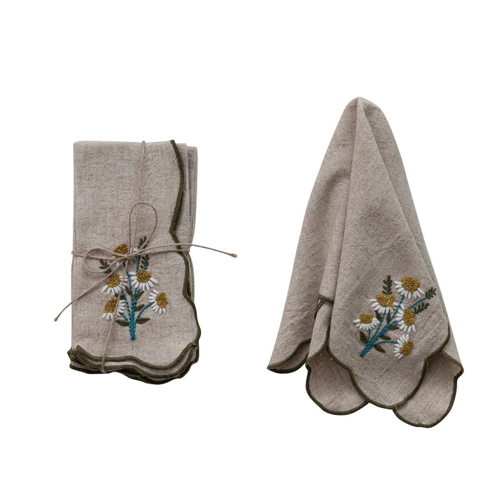 Scalloped Napkins with Contrasting Stitched Edges, Set of 4 Tied with Jute