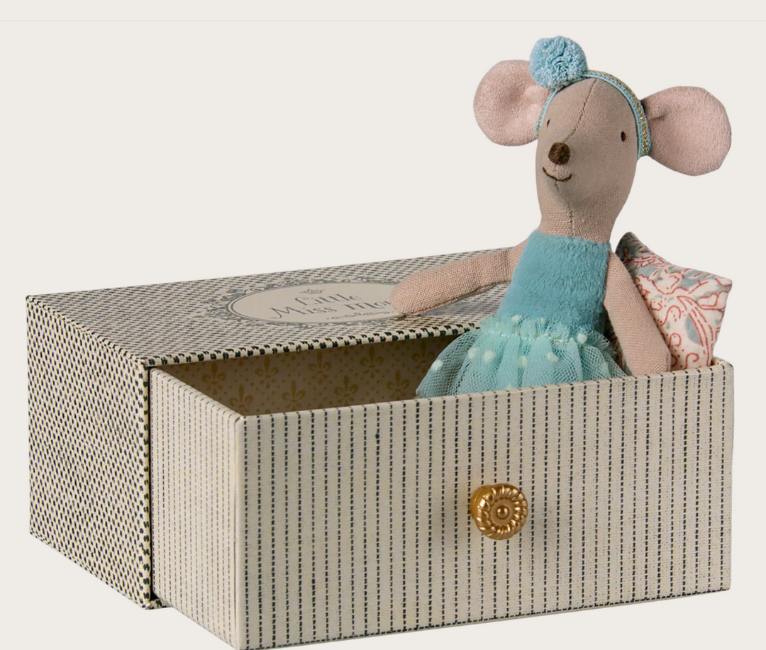 Dance Mouse in Daybed, Little Sister in Blue