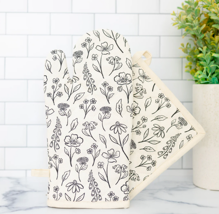 Ivory Pressed Floral Oven Mitt + Pot Holder Set