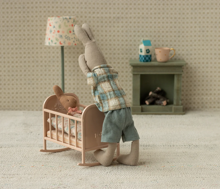Light Rose Cradle, Mouse