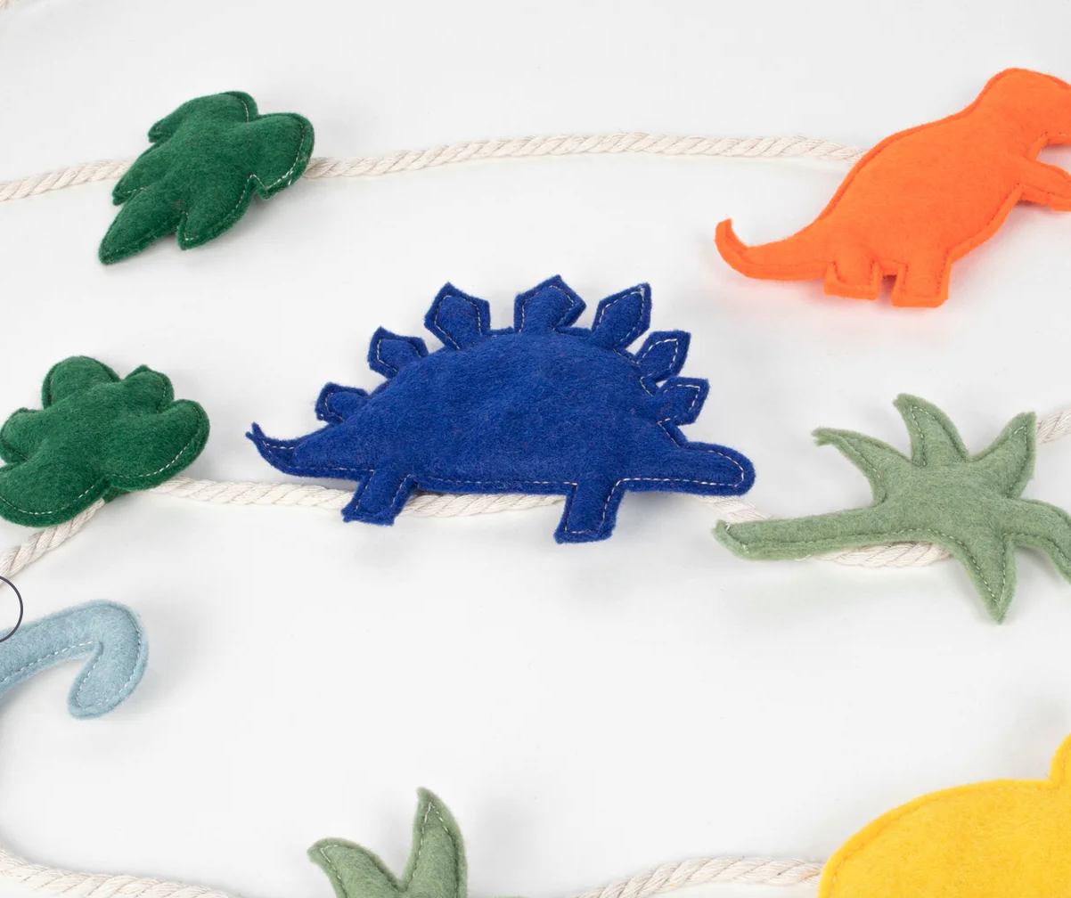 Meri Meri Felt Dinosaur Garland - Thumbnail 4