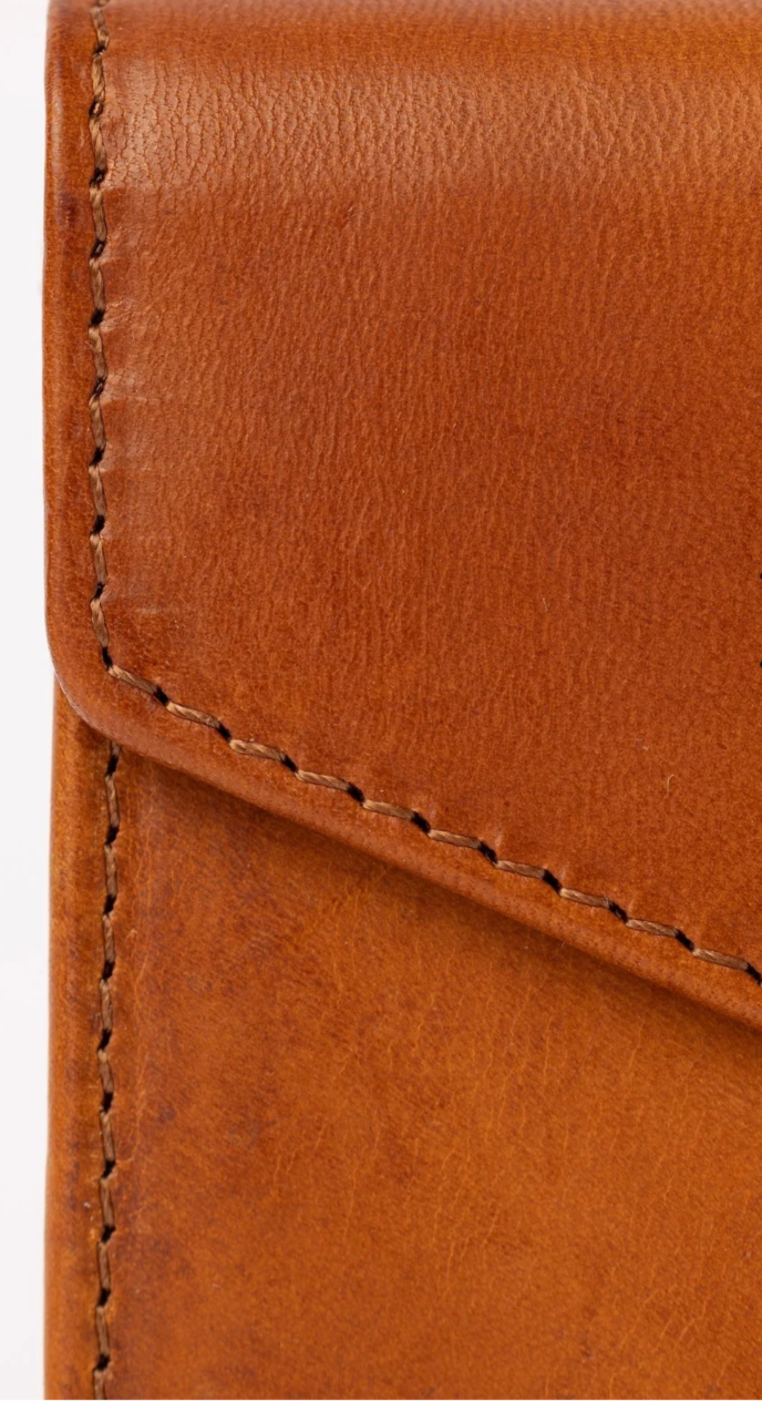 Envelope Leather Pixie in Cognac