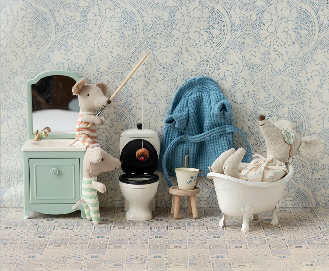Bathtub, Mouse
