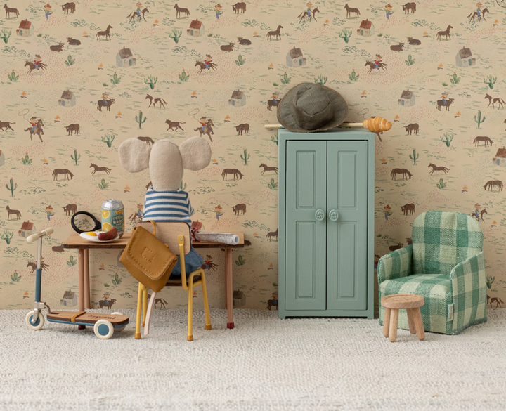 Chair in Yellow, Mouse