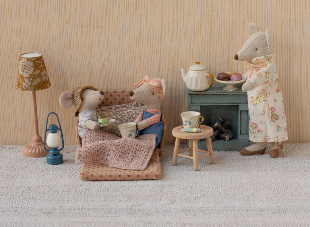 Sofa Bed, Mouse
