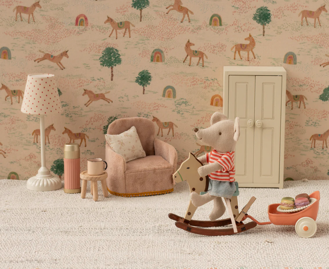 Rocking Horse, Mouse