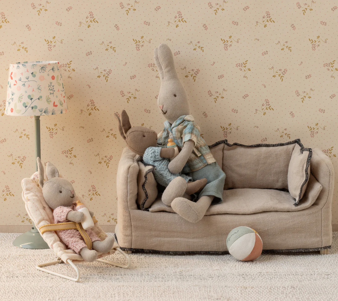 My Babysitter, Mouse