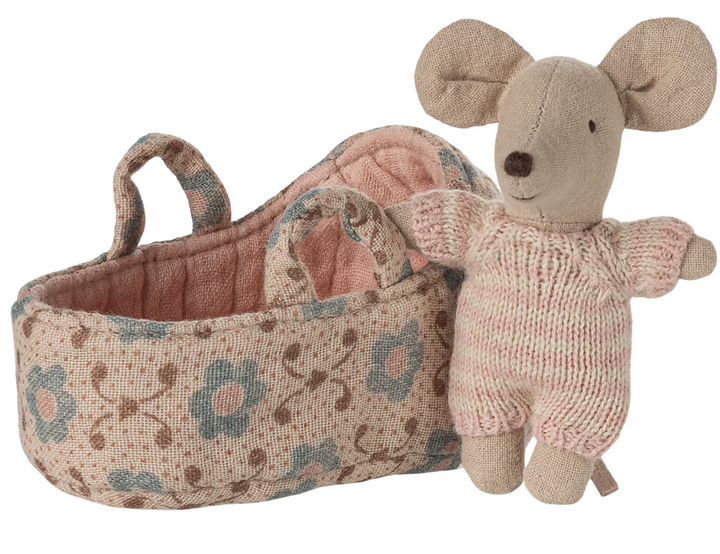 Baby Mouse in Carry Cot, Rose