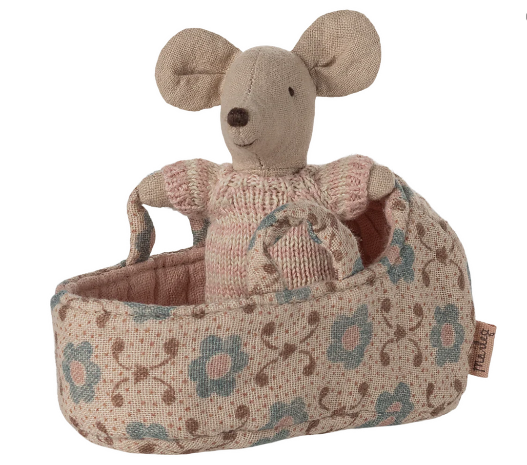 Baby Mouse in Carry Cot, Rose