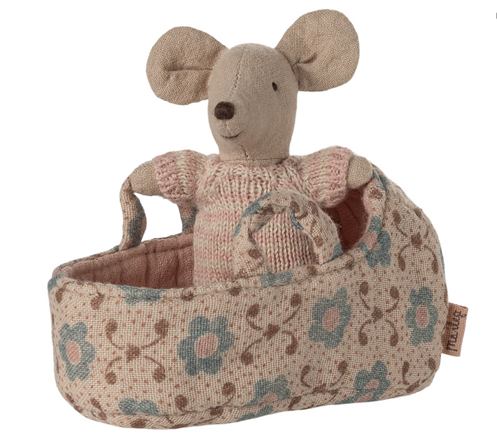 Baby Mouse in Carry Cot, Rose
