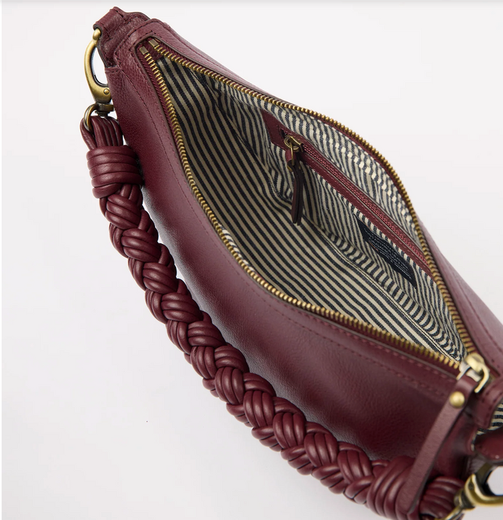 Leo Twisted Handle in Dark Cherry