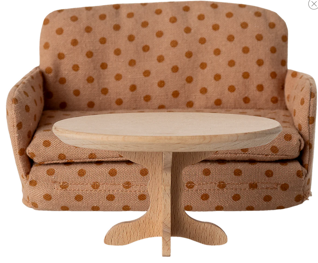 Coffee Table for Mouse in Nature