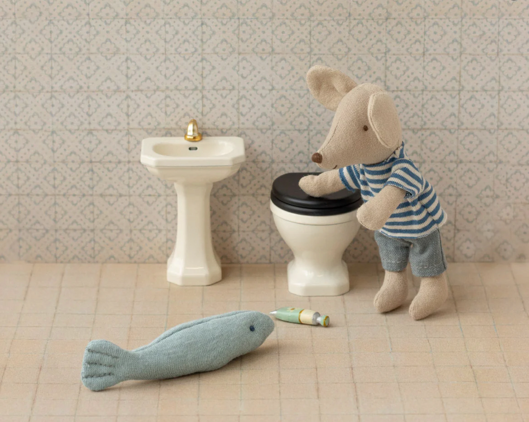 Bathroom Sink, Mouse, Off White