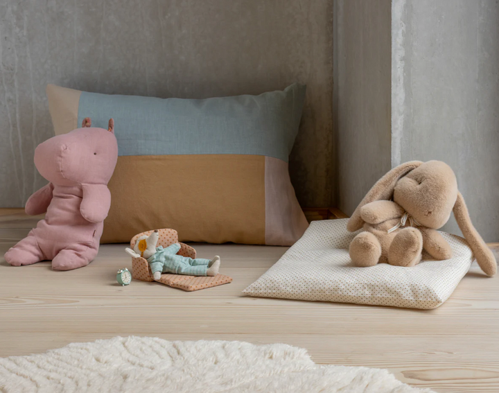 Safari Friends, Medium Hippo in Rose