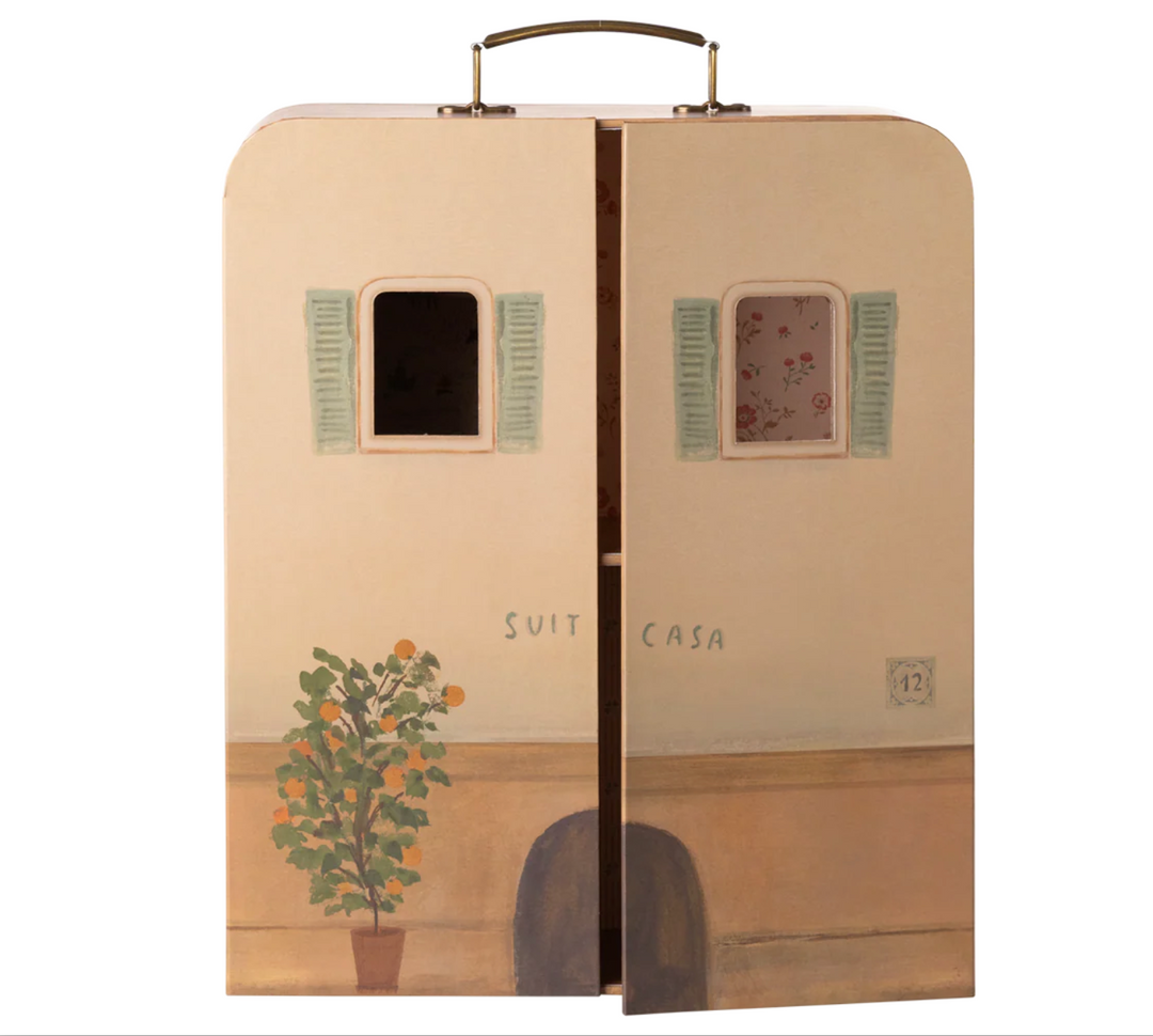 Suitcasa, Mouse House