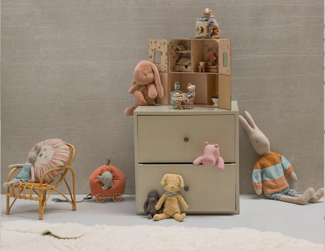 Suitcasa, Mouse House