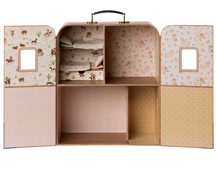 Suitcasa, Mouse House