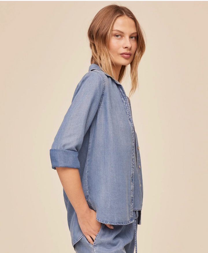 Shirt Tail Button Down in Indigo Harbor Wash