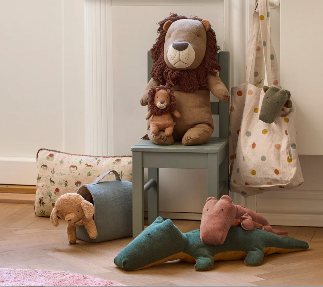 Puppy, Small in Dusty Powder