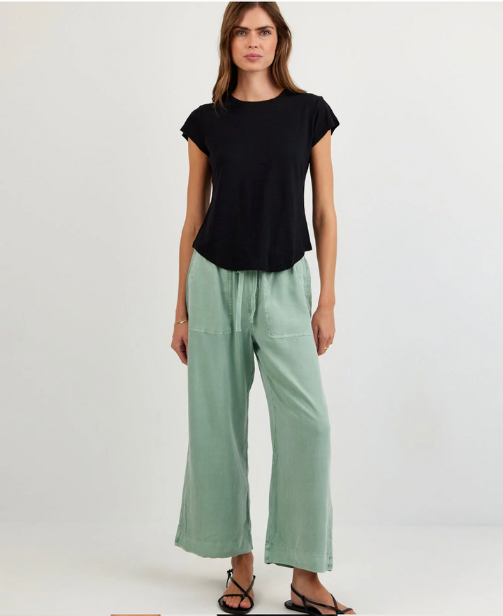 Wide Leg Crop in Oasis Green