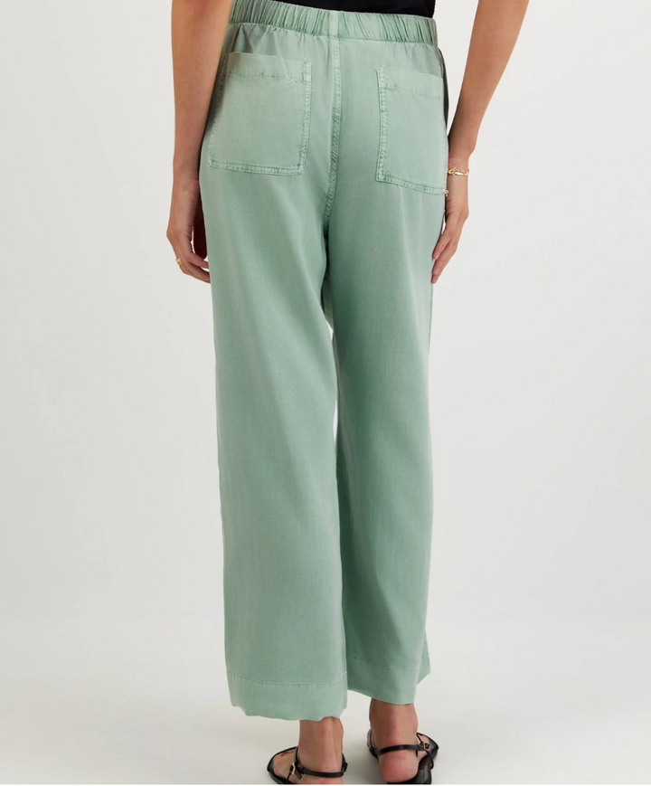 Wide Leg Crop in Oasis Green