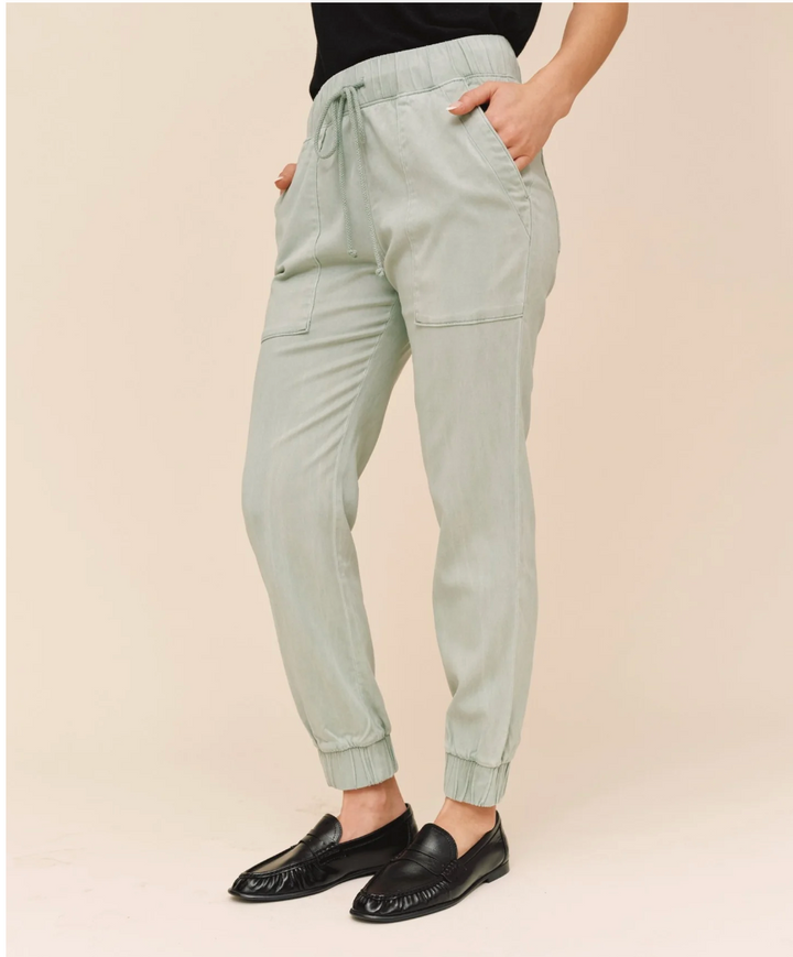 Pocket Jogger in Oasis Green