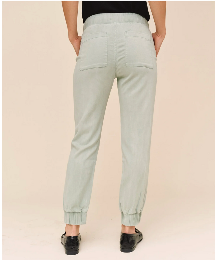Pocket Jogger in Oasis Green