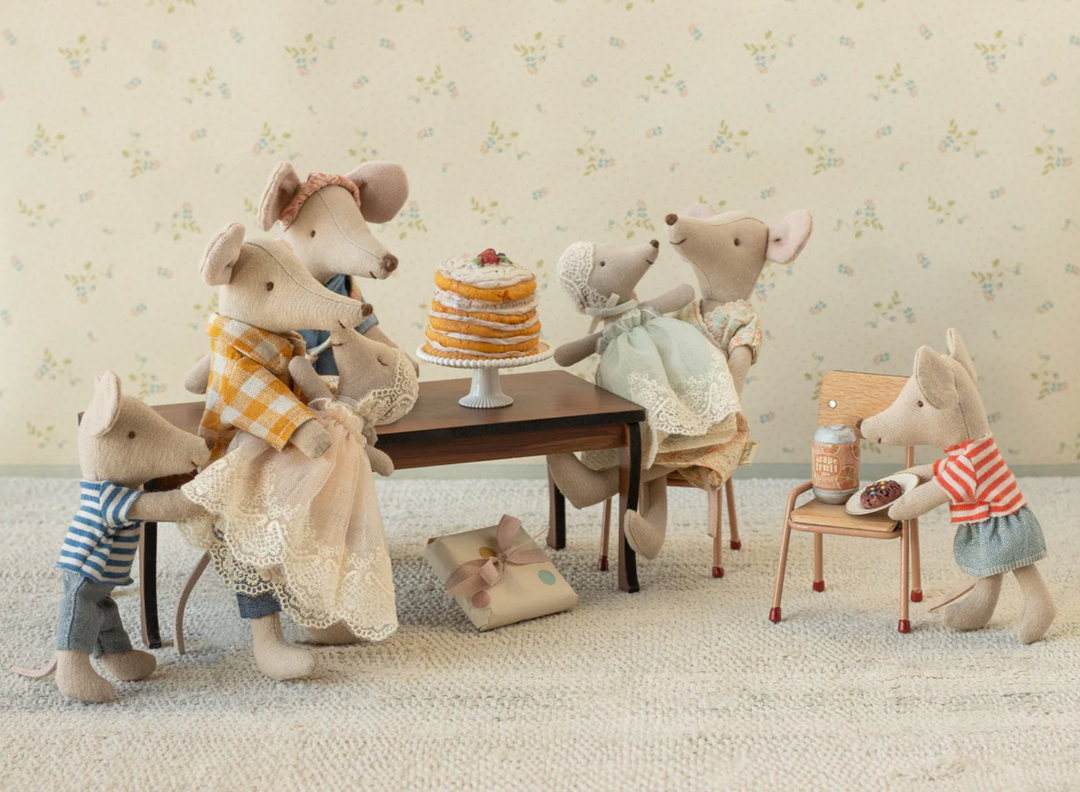 Baby Mouse in Gown in Powder