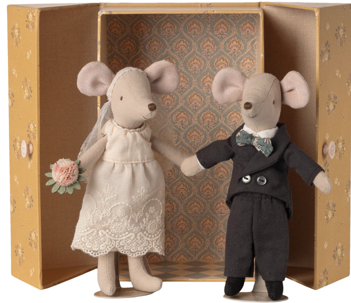 Wedding Mice Couple in Box, Mum and Dad